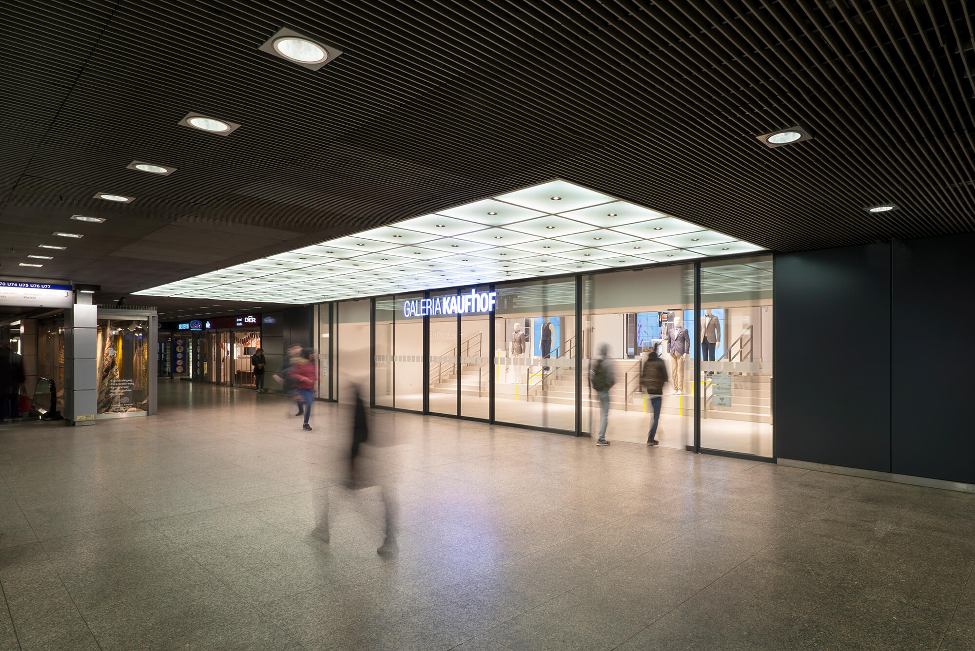 Galeria Kaufhof Düsseldorf Modernisierung Basement, Eingang