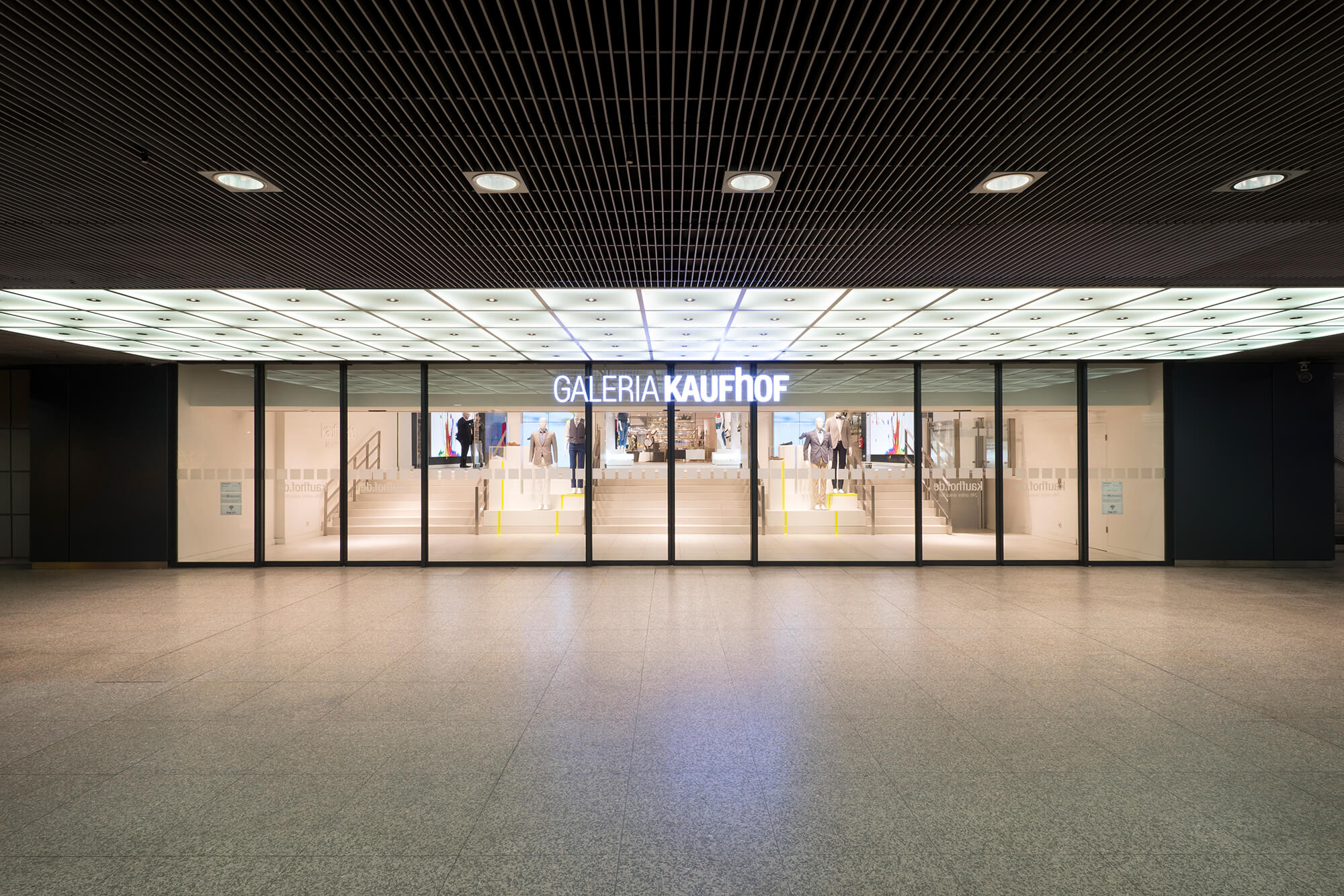 Galeria Kaufhof Düsseldorf Modernisierung Basement, Eingang